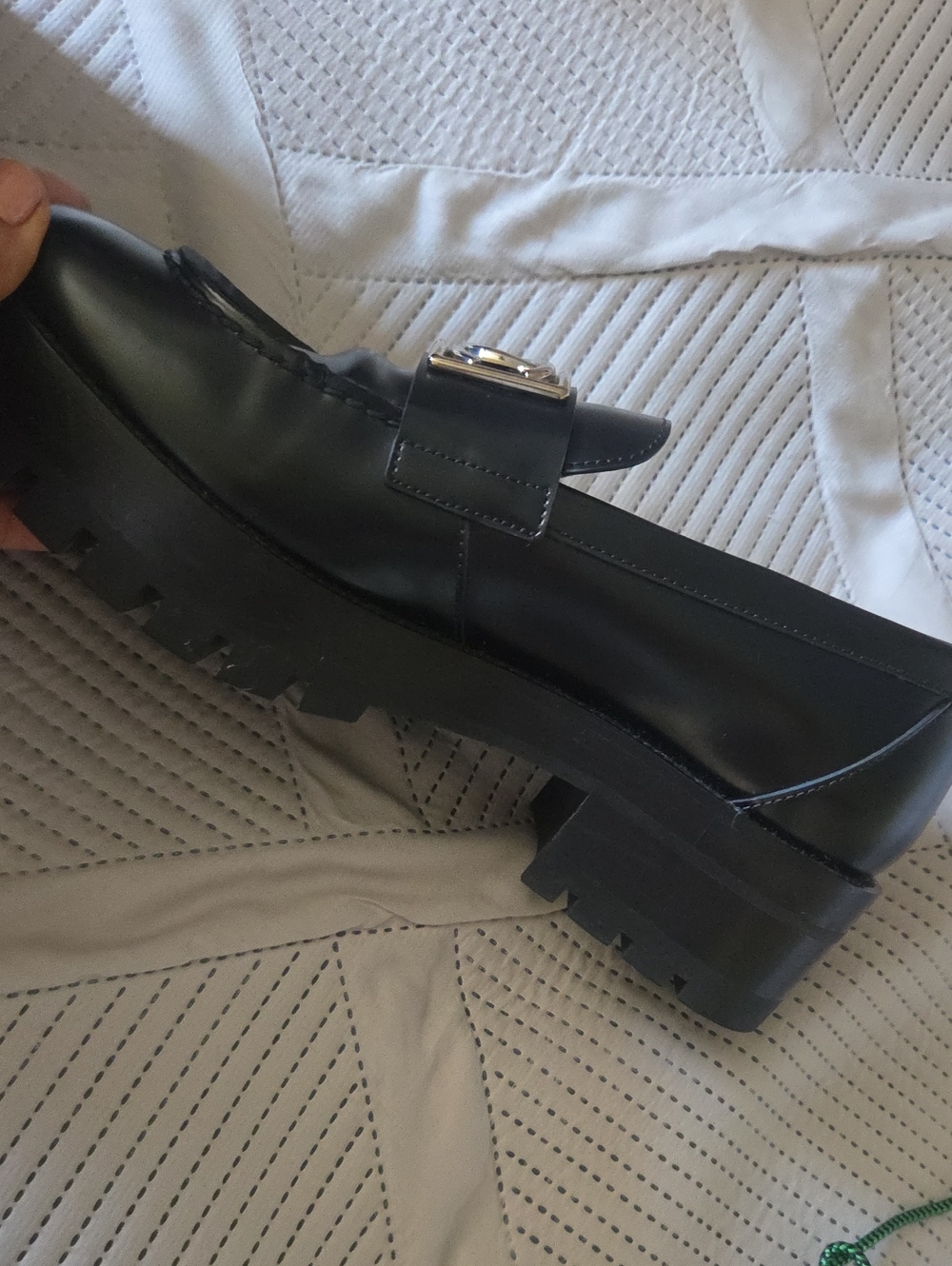 Autentic CHANEL Black Leather CC Logo Loafers with Gold Hardware - Picture 11 of 12